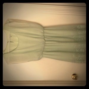 Soft pastel, sleeveless dress with embroidery